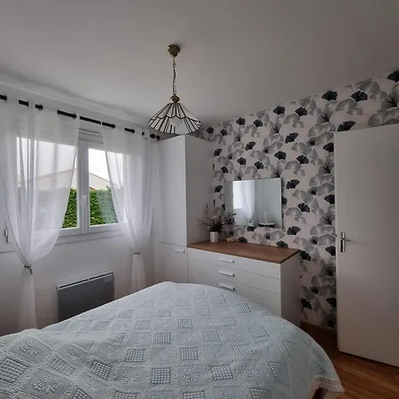 Vakantiehuis Maison 3 Au Calme Avec Jardin Clos, Terrasse Et Parking, A 4km De La Des Sables D'olonne - Fr-1-197-609